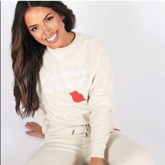 New Amuse Society Summer Kissed Pullover Cream Sweatshirt NWT Size Medium - Picture 1 of 11